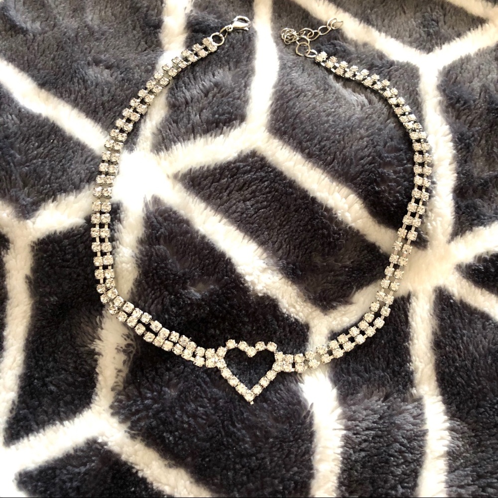 Ring stone heart choker